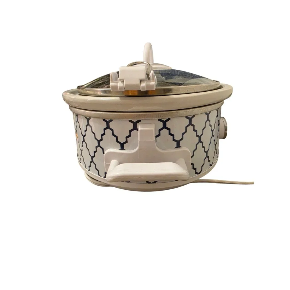 Used Crockpot 2.5-Quart Casserole Crock Slow Cooker, White/Navy SCCPCCM250